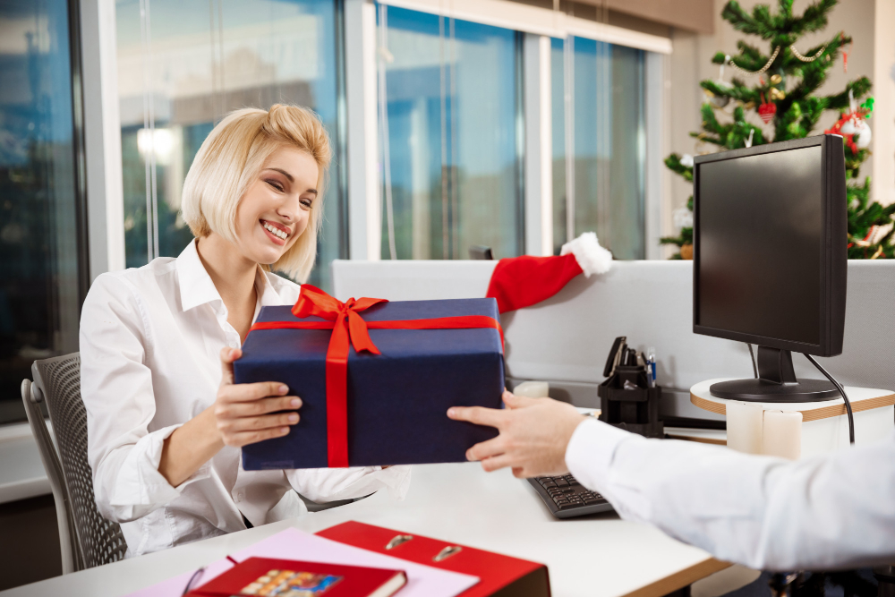 Custom Corporate Gifts: Enhancing Your Brand and Making an Impact